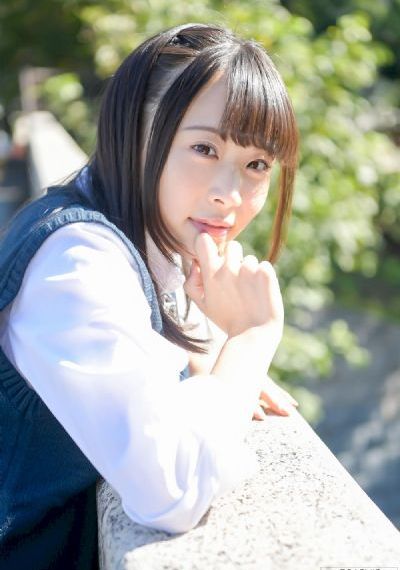 按摩室的女大学生